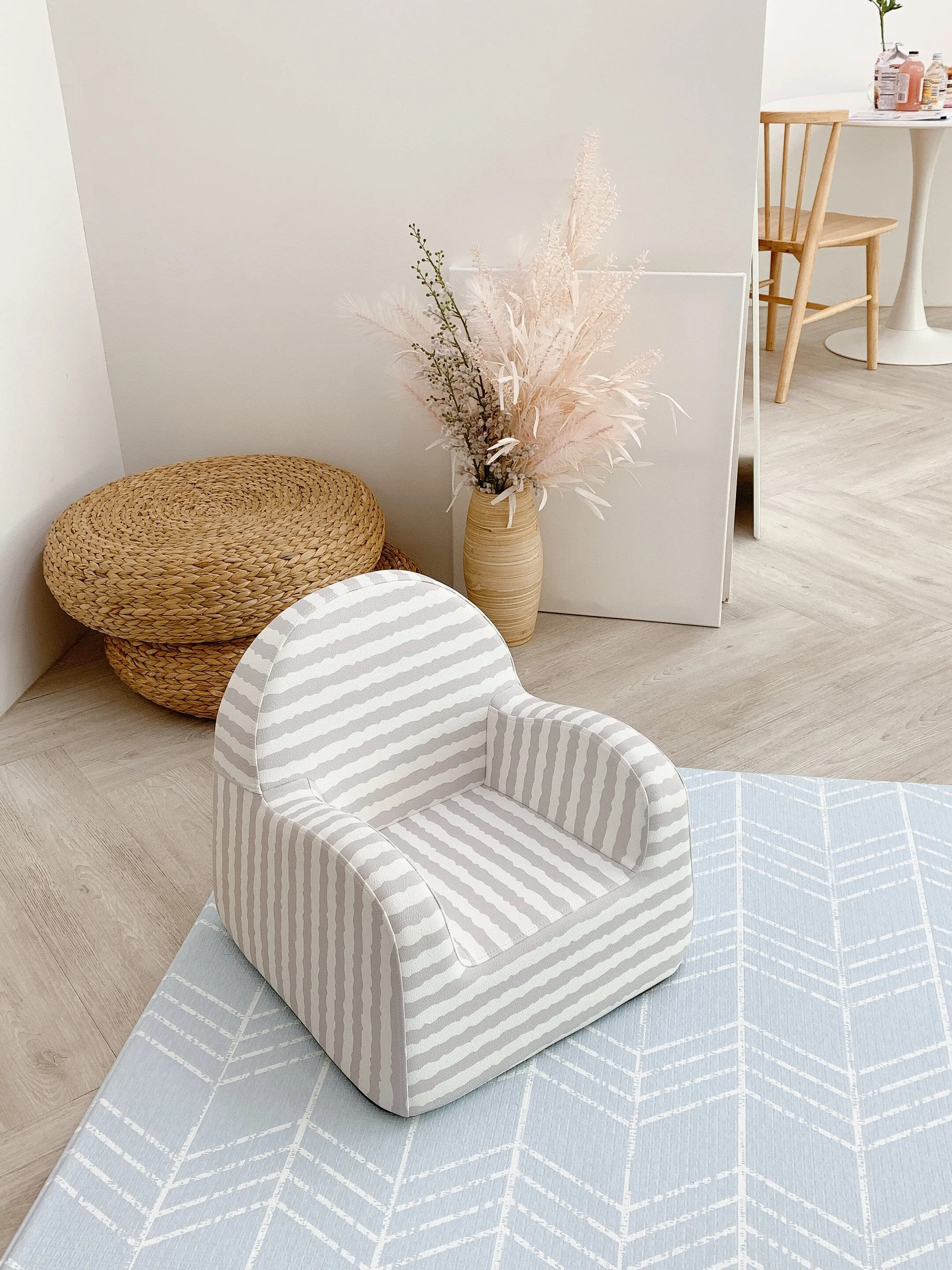 Dwingular Soffkin Leather Luxury Kids Sofa